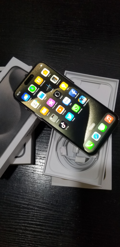 New Apple iPhone 15 Pro Max 512 GB Gray in Ikeja - Mobile Phones